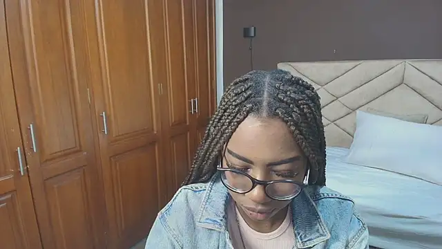 Raquel jones online show from October 2025 12:05:02 PM