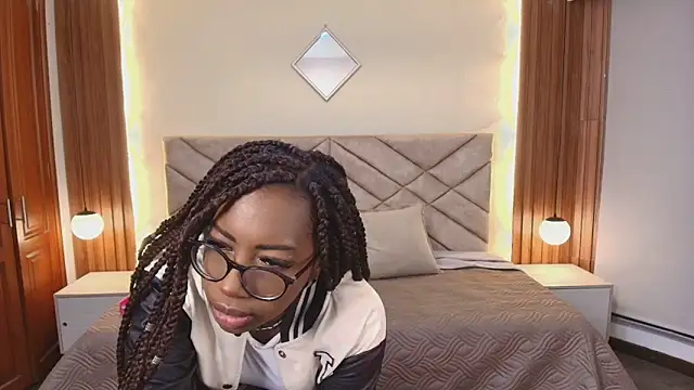 Snapshot of Raquel_jones chatting on April 2026 11:58:01 AM Raquel jones online show from April 2026 11:58:01 AM