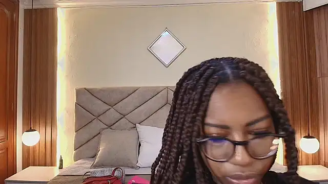 Snapshot of Raquel_jones chatting on April 2026 11:57:01 AM Raquel jones online show from April 2026 11:57:01 AM