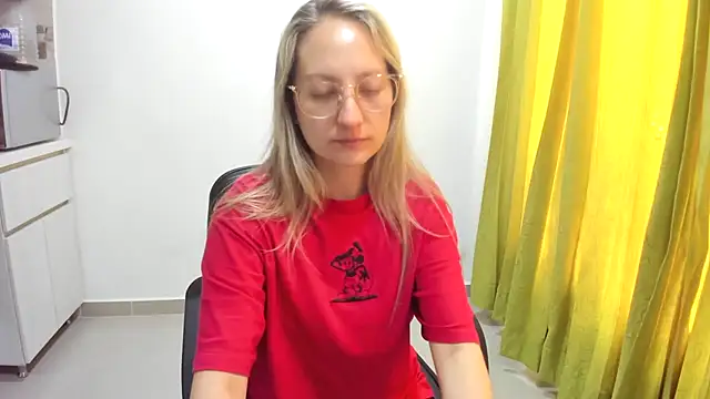 Snapshot of Adele_johnsonn1 chatting on December 2024 03:36:01 PM Adele johnsonn1 online show from December 2024 03:36:01 PM