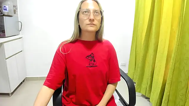 Snapshot of Adele_johnsonn1 chatting on December 2024 09:50:01 PM Adele johnsonn1 online show from December 2024 09:50:01 PM