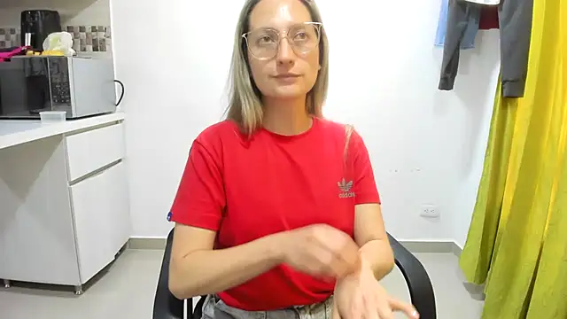 Snapshot of Adele_johnsonn1 chatting on December 2024 08:47:02 PM Adele johnsonn1 online show from December 2024 08:47:02 PM