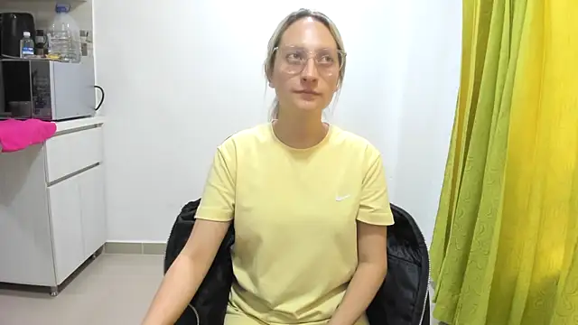 Snapshot of Adele_johnsonn1 chatting on December 2024 09:09:02 PM Adele johnsonn1 online show from December 2024 09:09:02 PM