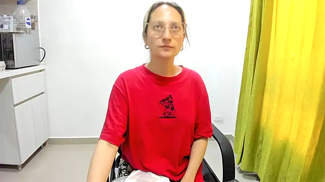 Snapshot of Adele_johnsonn1 chatting on December 2024 01:52:02 PM Adele johnsonn1 online show from December 2024 01:52:02 PM