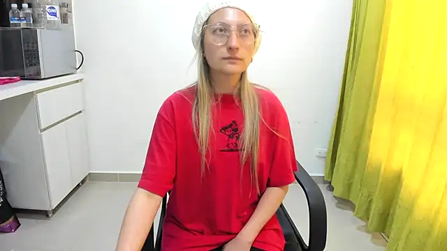 Snapshot of Adele_johnsonn1 chatting on January 2025 06:12:02 PM Adele johnsonn1 online show from January 2025 06:12:02 PM