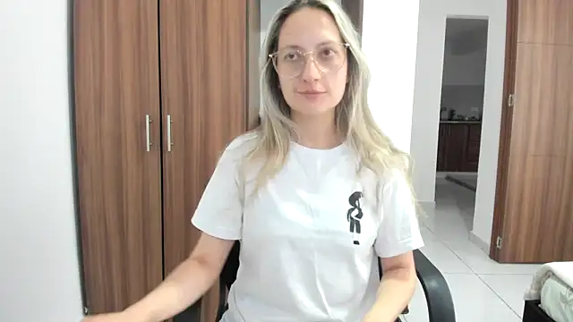 Snapshot of Adele_johnsonn1 chatting on September 2025 04:40:02 PM Adele johnsonn1 online show from September 2025 04:40:02 PM