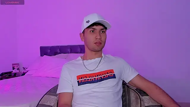 Valerio James7 online show from January 2025 11:34:02 PM