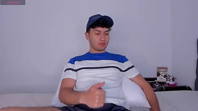 Valerio James7 online show from January 2025 10:34:01 PM