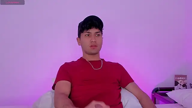 Valerio James7 online show from January 2025 06:53:02 PM