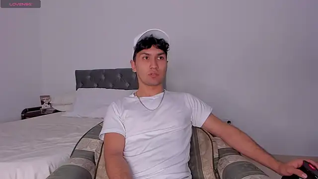 Valerio James7 online show from January 2025 06:43:02 AM