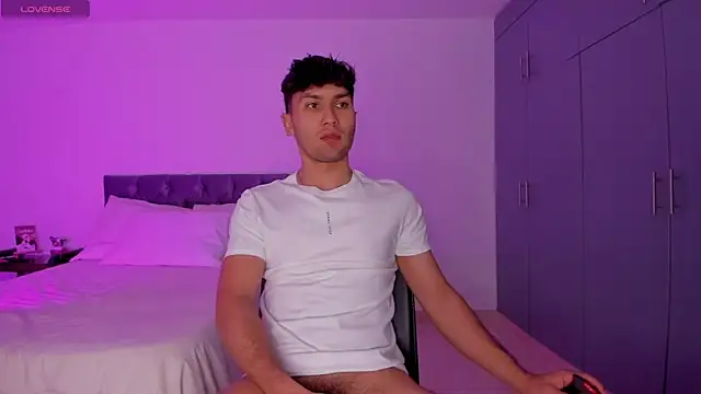 Valerio James7 online show from February 2025 11:36:02 PM