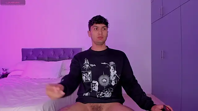 Valerio James7 online show from February 2025 10:19:02 PM