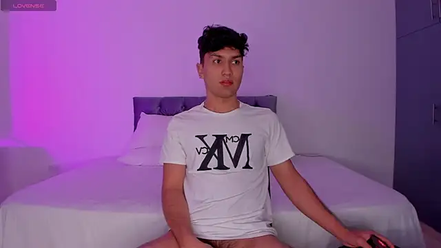 Valerio James7 online show from March 2025 03:22:01 AM