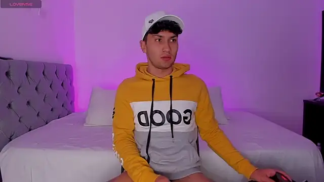 Valerio James7 online show from March 2025 04:10:01 AM