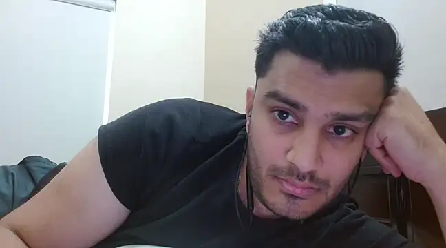 Snapshot of robintoit chatting on March 2025 05:46:01 AM robintoit online show from March 2025 05:46:01 AM