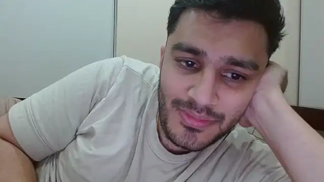 Snapshot of robintoit chatting on October 2025 04:27:02 PM robintoit online show from October 2025 04:27:02 PM