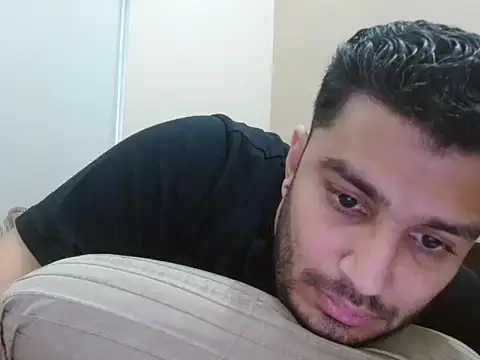 Snapshot of robintoit chatting on October 2025 04:01:02 AM robintoit online show from October 2025 04:01:02 AM