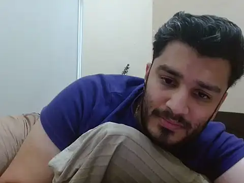 Snapshot of robintoit chatting on February 2026 06:37:01 AM robintoit online show from February 2026 06:37:01 AM