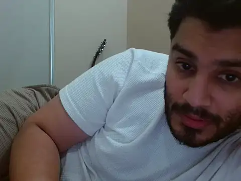 Snapshot of robintoit chatting on February 2026 06:44:01 AM robintoit online show from February 2026 06:44:01 AM