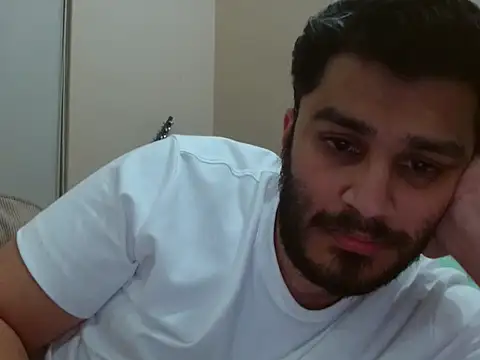 Snapshot of robintoit chatting on March 2026 05:09:02 PM robintoit online show from March 2026 05:09:02 PM