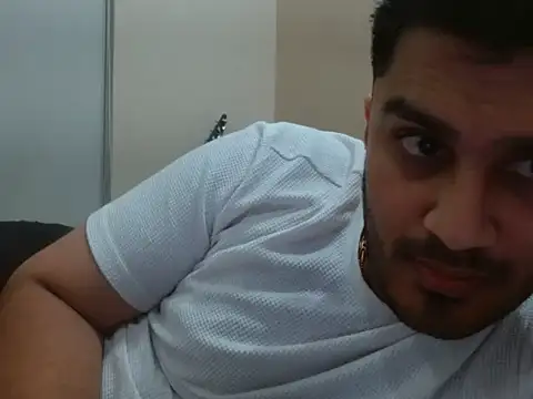 Snapshot of robintoit chatting on March 2026 07:50:02 PM robintoit online show from March 2026 07:50:02 PM