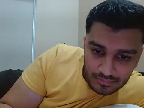 Snapshot of robintoit chatting on March 2026 04:50:01 AM robintoit online show from March 2026 04:50:01 AM