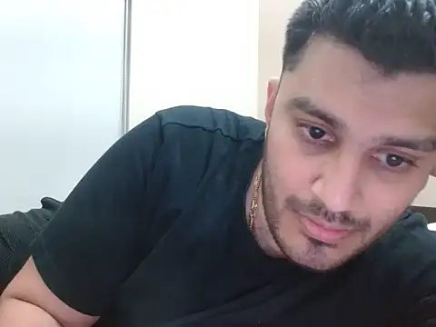 Snapshot of robintoit chatting on March 2026 05:18:01 PM robintoit online show from March 2026 05:18:01 PM