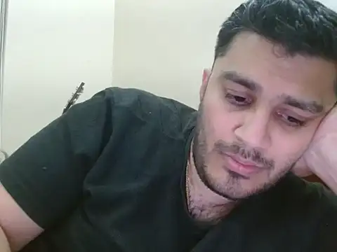 Snapshot of robintoit chatting on March 2026 08:59:02 PM robintoit online show from March 2026 08:59:02 PM