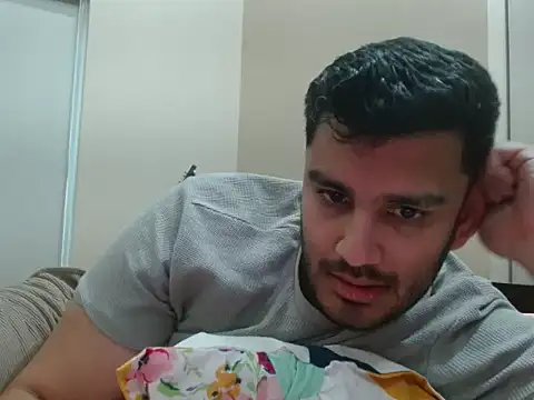 Snapshot of robintoit chatting on March 2026 03:56:01 AM robintoit online show from March 2026 03:56:01 AM