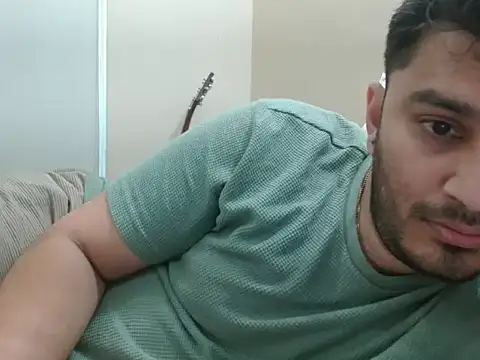 Snapshot of robintoit chatting on March 2026 05:24:02 AM robintoit online show from March 2026 05:24:02 AM