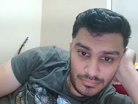 Snapshot of robintoit chatting on March 2026 06:06:01 AM robintoit online show from March 2026 06:06:01 AM