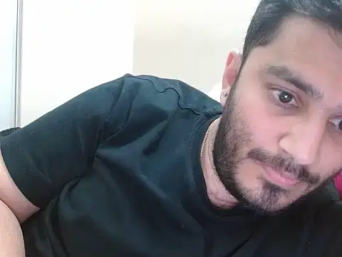 Snapshot of robintoit chatting on March 2026 01:17:02 AM robintoit online show from March 2026 01:17:02 AM