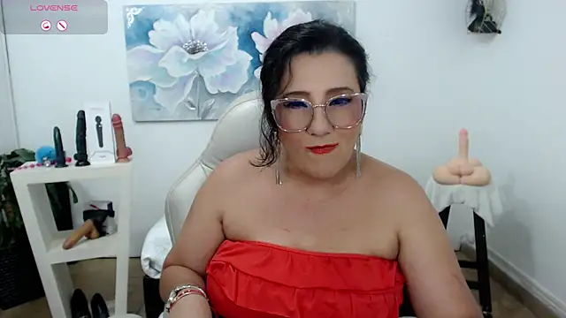 Snapshot of mom_hot__ chatting on March 2025 12:21:01 AM mom hot online show from March 2025 12:21:01 AM