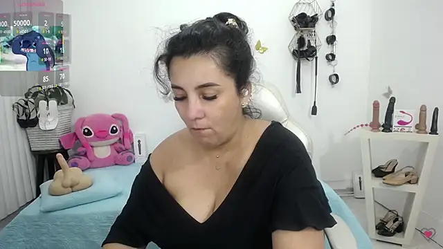 mom hot   online show from June 2026 01:04:02 PM