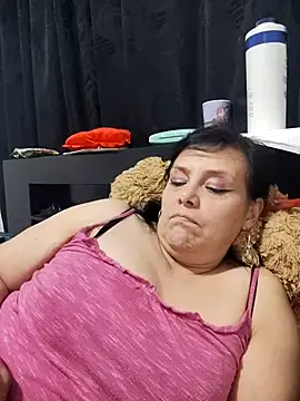 Snapshot of Natasha_milf__ chatting on November 2025 12:33:01 AM Natasha milf online show from November 2025 12:33:01 AM