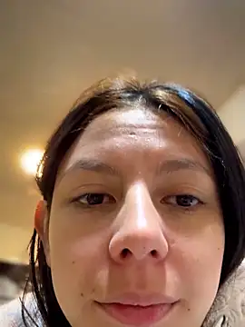 Snapshot of Bonniepark chatting on October 2025 12:36:01 PM Bonniepark online show from October 2025 12:36:01 PM