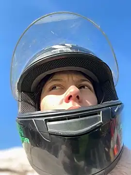 Snapshot of Bonniepark chatting on October 2025 12:36:02 PM Bonniepark online show from October 2025 12:36:02 PM