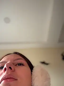 Snapshot of Bonniepark chatting on October 2025 12:38:02 PM Bonniepark online show from October 2025 12:38:02 PM