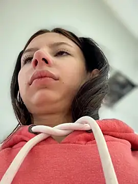 Snapshot of Bonniepark chatting on October 2025 12:42:02 PM Bonniepark online show from October 2025 12:42:02 PM