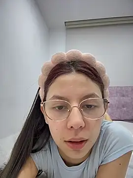 Bonniepark online show from March 2026 11:00:01 PM