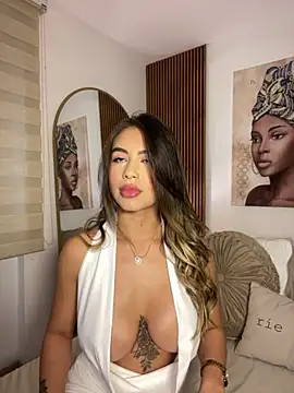 Snapshot of _laura_02 chatting on October 2025 06:47:02 PM laura 02 online show from October 2025 06:47:02 PM