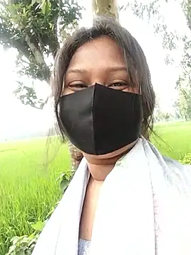 Idhika Paul online show from September 2025 03:06:02 AM