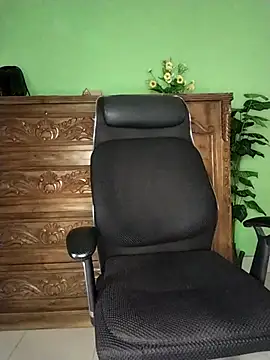 Idhika Paul online show from February 2026 08:01:02 AM