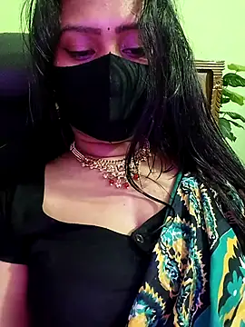 Idhika Paul online show from March 2026 06:43:01 PM