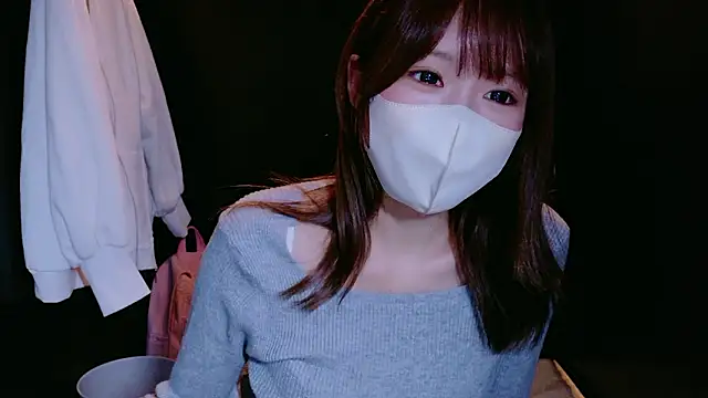 Yui-Ch online show from October 2025 01:00:02 PM