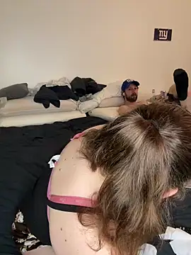 Snapshot of sexybee124 chatting on April 2026 03:45:01 AM sexybee124 online show from April 2026 03:45:01 AM