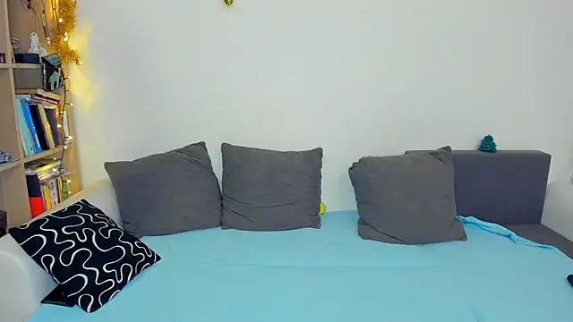 Snapshot of SoftlyShine chatting on February 2025 08:10:01 PM SoftlyShine online show from February 2025 08:10:01 PM