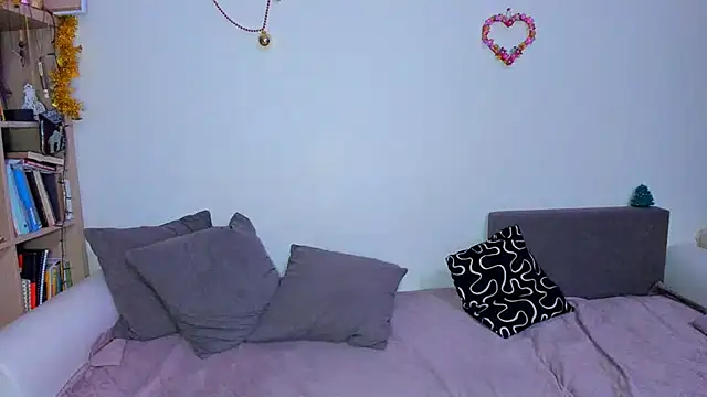 Snapshot of SoftlyShine chatting on March 2025 08:40:02 PM SoftlyShine online show from March 2025 08:40:02 PM