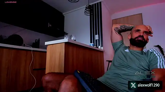 Snapshot of alex_wolf_ chatting on March 2026 10:37:01 PM alex wolf online show from March 2026 10:37:01 PM