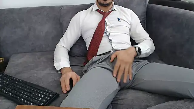 Naughtb0y online show from June 2026 10:31:01 AM
